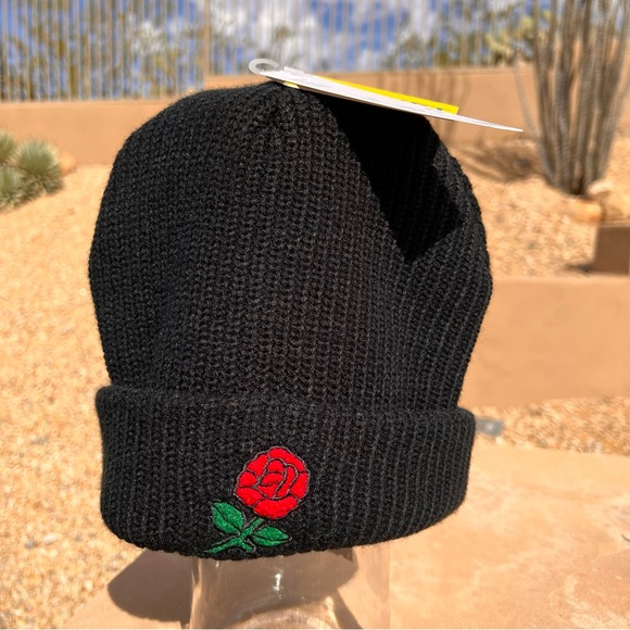 Urban Outfitters NWT Womens Beanie Ribbed Cuff Black BRAND NEW - Picture 2 of 8